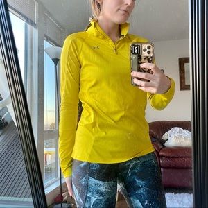 Bright waffle-textured UA dry-fit exercise top